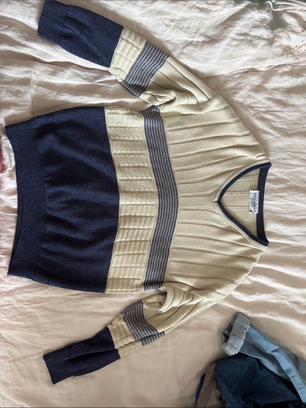 Striped V-Neck Pullover Sweater in Cream & Navy